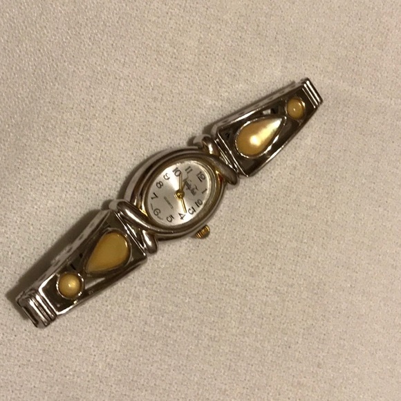 Watch - Picture 2 of 4